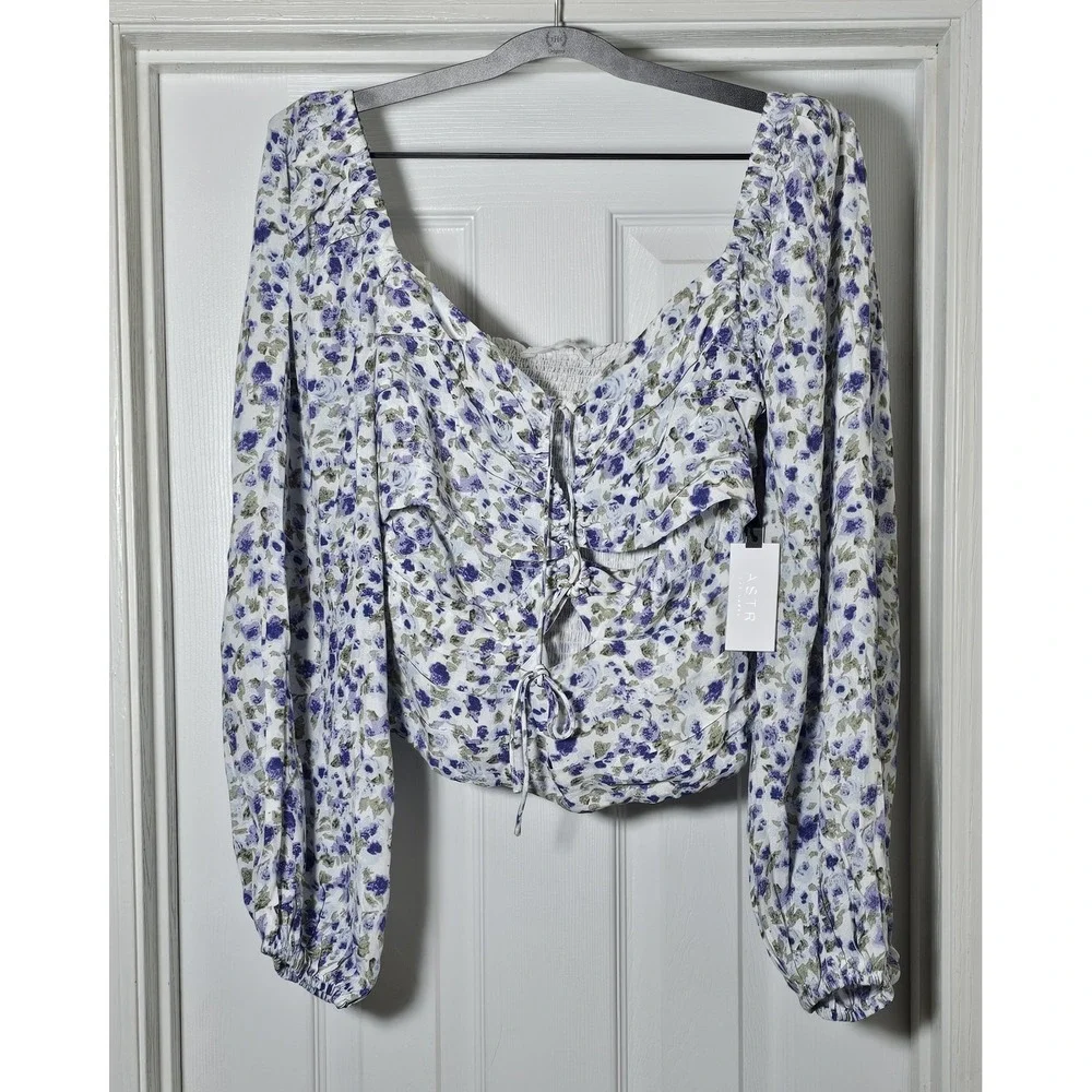 ASTR The Label Tivera Puff Long‎ Sleeve Top Size Large Floral Tie Front